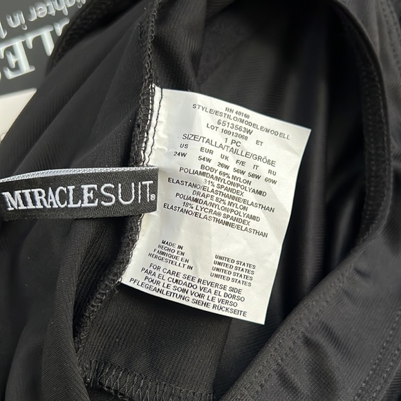 Miraclesuit
Plus Size Sanibel One Piece Swimsuit - Picture 14 of 16